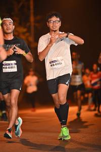 BIB: 40896, 41993
                            <button type="button" onclick="openModal(7772917)" class="btn btn-primary btn-sm float-right btn-popup" data-toggle="modal" data-target=".modal-high-quality">
                        <i class="fas fa-shopping-cart"></i> Add to Cart
                    </button>
                                            <button type="button" onclick="isThisMe(7772917, true)" class="btn btn-success btn-sm float-right btn-popup btn-isme hidden" data-toggle="tooltip" data-placement="bottom" title="นี่คือรูปของคุณใช่ไหม คลิกที่นี่เพื่อเอาเข้าอัลบั้ม">
                        <i class="fas fa-plus"></i> Add to album
                    </button>
                    <button type="button" onclick="isThisMe(7772917, false)" class="btn btn-warning btn-sm float-right btn-popup btn-isnotme hidden">
                        <i class="fas fa-ban"></i> Remove from album
                    </button>