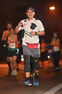 BIB: 82015
                            <button type="button" onclick="openModal(7636523)" class="btn btn-primary btn-sm float-right btn-popup" data-toggle="modal" data-target=".modal-high-quality">
                        <i class="fas fa-shopping-cart"></i> Add to Cart
                    </button>
                                            <button type="button" onclick="isThisMe(7636523, true)" class="btn btn-success btn-sm float-right btn-popup btn-isme hidden" data-toggle="tooltip" data-placement="bottom" title="นี่คือรูปของคุณใช่ไหม คลิกที่นี่เพื่อเอาเข้าอัลบั้ม">
                        <i class="fas fa-plus"></i> Add to album
                    </button>
                    <button type="button" onclick="isThisMe(7636523, false)" class="btn btn-warning btn-sm float-right btn-popup btn-isnotme hidden">
                        <i class="fas fa-ban"></i> Remove from album
                    </button>