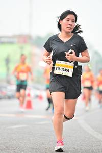 BIB: 10451
                            <button type="button" onclick="openModal(7799193)" class="btn btn-primary btn-sm float-right btn-popup" data-toggle="modal" data-target=".modal-high-quality">
                        <i class="fas fa-shopping-cart"></i> Add to Cart
                    </button>
                                            <button type="button" onclick="isThisMe(7799193, true)" class="btn btn-success btn-sm float-right btn-popup btn-isme hidden" data-toggle="tooltip" data-placement="bottom" title="นี่คือรูปของคุณใช่ไหม คลิกที่นี่เพื่อเอาเข้าอัลบั้ม">
                        <i class="fas fa-plus"></i> Add to album
                    </button>
                    <button type="button" onclick="isThisMe(7799193, false)" class="btn btn-warning btn-sm float-right btn-popup btn-isnotme hidden">
                        <i class="fas fa-ban"></i> Remove from album
                    </button>