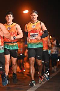 BIB: 424
                            <button type="button" onclick="openModal(7488473)" class="btn btn-primary btn-sm float-right btn-popup" data-toggle="modal" data-target=".modal-high-quality">
                        <i class="fas fa-shopping-cart"></i> Add to Cart
                    </button>
                                            <button type="button" onclick="isThisMe(7488473, true)" class="btn btn-success btn-sm float-right btn-popup btn-isme hidden" data-toggle="tooltip" data-placement="bottom" title="นี่คือรูปของคุณใช่ไหม คลิกที่นี่เพื่อเอาเข้าอัลบั้ม">
                        <i class="fas fa-plus"></i> Add to album
                    </button>
                    <button type="button" onclick="isThisMe(7488473, false)" class="btn btn-warning btn-sm float-right btn-popup btn-isnotme hidden">
                        <i class="fas fa-ban"></i> Remove from album
                    </button>