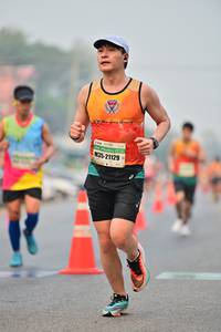 BIB: 21129
                            <button type="button" onclick="openModal(8019942)" class="btn btn-primary btn-sm float-right btn-popup" data-toggle="modal" data-target=".modal-high-quality">
                        <i class="fas fa-shopping-cart"></i> Add to Cart
                    </button>
                                            <button type="button" onclick="isThisMe(8019942, true)" class="btn btn-success btn-sm float-right btn-popup btn-isme hidden" data-toggle="tooltip" data-placement="bottom" title="นี่คือรูปของคุณใช่ไหม คลิกที่นี่เพื่อเอาเข้าอัลบั้ม">
                        <i class="fas fa-plus"></i> Add to album
                    </button>
                    <button type="button" onclick="isThisMe(8019942, false)" class="btn btn-warning btn-sm float-right btn-popup btn-isnotme hidden">
                        <i class="fas fa-ban"></i> Remove from album
                    </button>