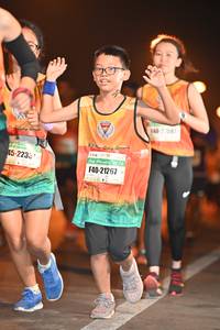 BIB: 140, 2233, 21267
                            <button type="button" onclick="openModal(7616706)" class="btn btn-primary btn-sm float-right btn-popup" data-toggle="modal" data-target=".modal-high-quality">
                        <i class="fas fa-shopping-cart"></i> Add to Cart
                    </button>
                                            <button type="button" onclick="isThisMe(7616706, true)" class="btn btn-success btn-sm float-right btn-popup btn-isme hidden" data-toggle="tooltip" data-placement="bottom" title="นี่คือรูปของคุณใช่ไหม คลิกที่นี่เพื่อเอาเข้าอัลบั้ม">
                        <i class="fas fa-plus"></i> Add to album
                    </button>
                    <button type="button" onclick="isThisMe(7616706, false)" class="btn btn-warning btn-sm float-right btn-popup btn-isnotme hidden">
                        <i class="fas fa-ban"></i> Remove from album
                    </button>