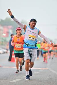 BIB: 17114
                            <button type="button" onclick="openModal(7815226)" class="btn btn-primary btn-sm float-right btn-popup" data-toggle="modal" data-target=".modal-high-quality">
                        <i class="fas fa-shopping-cart"></i> Add to Cart
                    </button>
                                            <button type="button" onclick="isThisMe(7815226, true)" class="btn btn-success btn-sm float-right btn-popup btn-isme hidden" data-toggle="tooltip" data-placement="bottom" title="นี่คือรูปของคุณใช่ไหม คลิกที่นี่เพื่อเอาเข้าอัลบั้ม">
                        <i class="fas fa-plus"></i> Add to album
                    </button>
                    <button type="button" onclick="isThisMe(7815226, false)" class="btn btn-warning btn-sm float-right btn-popup btn-isnotme hidden">
                        <i class="fas fa-ban"></i> Remove from album
                    </button>
