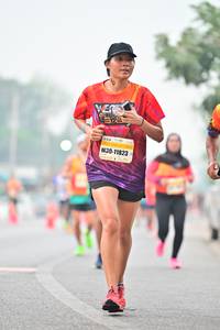 BIB: 11823
                            <button type="button" onclick="openModal(7796381)" class="btn btn-primary btn-sm float-right btn-popup" data-toggle="modal" data-target=".modal-high-quality">
                        <i class="fas fa-shopping-cart"></i> Add to Cart
                    </button>
                                            <button type="button" onclick="isThisMe(7796381, true)" class="btn btn-success btn-sm float-right btn-popup btn-isme hidden" data-toggle="tooltip" data-placement="bottom" title="นี่คือรูปของคุณใช่ไหม คลิกที่นี่เพื่อเอาเข้าอัลบั้ม">
                        <i class="fas fa-plus"></i> Add to album
                    </button>
                    <button type="button" onclick="isThisMe(7796381, false)" class="btn btn-warning btn-sm float-right btn-popup btn-isnotme hidden">
                        <i class="fas fa-ban"></i> Remove from album
                    </button>