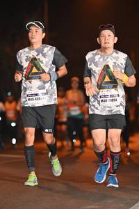 BIB: 4245, 11894
                            <button type="button" onclick="openModal(7523144)" class="btn btn-primary btn-sm float-right btn-popup" data-toggle="modal" data-target=".modal-high-quality">
                        <i class="fas fa-shopping-cart"></i> Add to Cart
                    </button>
                                            <button type="button" onclick="isThisMe(7523144, true)" class="btn btn-success btn-sm float-right btn-popup btn-isme hidden" data-toggle="tooltip" data-placement="bottom" title="นี่คือรูปของคุณใช่ไหม คลิกที่นี่เพื่อเอาเข้าอัลบั้ม">
                        <i class="fas fa-plus"></i> Add to album
                    </button>
                    <button type="button" onclick="isThisMe(7523144, false)" class="btn btn-warning btn-sm float-right btn-popup btn-isnotme hidden">
                        <i class="fas fa-ban"></i> Remove from album
                    </button>