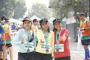 BIB: 0087, 20471
                            <button type="button" onclick="openModal(8987361)" class="btn btn-primary btn-sm float-right btn-popup" data-toggle="modal" data-target=".modal-high-quality">
                        <i class="fas fa-shopping-cart"></i> Add to Cart
                    </button>
                                            <button type="button" onclick="isThisMe(8987361, true)" class="btn btn-success btn-sm float-right btn-popup btn-isme hidden" data-toggle="tooltip" data-placement="bottom" title="นี่คือรูปของคุณใช่ไหม คลิกที่นี่เพื่อเอาเข้าอัลบั้ม">
                        <i class="fas fa-plus"></i> Add to album
                    </button>
                    <button type="button" onclick="isThisMe(8987361, false)" class="btn btn-warning btn-sm float-right btn-popup btn-isnotme hidden">
                        <i class="fas fa-ban"></i> Remove from album
                    </button>