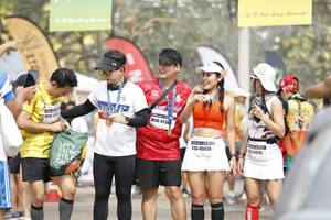 BIB: 473, 40055, 45034
                            <button type="button" onclick="openModal(8988288)" class="btn btn-primary btn-sm float-right btn-popup" data-toggle="modal" data-target=".modal-high-quality">
                        <i class="fas fa-shopping-cart"></i> Add to Cart
                    </button>
                                            <button type="button" onclick="isThisMe(8988288, true)" class="btn btn-success btn-sm float-right btn-popup btn-isme hidden" data-toggle="tooltip" data-placement="bottom" title="นี่คือรูปของคุณใช่ไหม คลิกที่นี่เพื่อเอาเข้าอัลบั้ม">
                        <i class="fas fa-plus"></i> Add to album
                    </button>
                    <button type="button" onclick="isThisMe(8988288, false)" class="btn btn-warning btn-sm float-right btn-popup btn-isnotme hidden">
                        <i class="fas fa-ban"></i> Remove from album
                    </button>