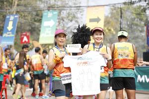 BIB: 42195, 45301
                            <button type="button" onclick="openModal(8988017)" class="btn btn-primary btn-sm float-right btn-popup" data-toggle="modal" data-target=".modal-high-quality">
                        <i class="fas fa-shopping-cart"></i> Add to Cart
                    </button>
                                            <button type="button" onclick="isThisMe(8988017, true)" class="btn btn-success btn-sm float-right btn-popup btn-isme hidden" data-toggle="tooltip" data-placement="bottom" title="นี่คือรูปของคุณใช่ไหม คลิกที่นี่เพื่อเอาเข้าอัลบั้ม">
                        <i class="fas fa-plus"></i> Add to album
                    </button>
                    <button type="button" onclick="isThisMe(8988017, false)" class="btn btn-warning btn-sm float-right btn-popup btn-isnotme hidden">
                        <i class="fas fa-ban"></i> Remove from album
                    </button>