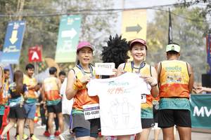 BIB: 42195, 45301
                            <button type="button" onclick="openModal(8988015)" class="btn btn-primary btn-sm float-right btn-popup" data-toggle="modal" data-target=".modal-high-quality">
                        <i class="fas fa-shopping-cart"></i> Add to Cart
                    </button>
                                            <button type="button" onclick="isThisMe(8988015, true)" class="btn btn-success btn-sm float-right btn-popup btn-isme hidden" data-toggle="tooltip" data-placement="bottom" title="นี่คือรูปของคุณใช่ไหม คลิกที่นี่เพื่อเอาเข้าอัลบั้ม">
                        <i class="fas fa-plus"></i> Add to album
                    </button>
                    <button type="button" onclick="isThisMe(8988015, false)" class="btn btn-warning btn-sm float-right btn-popup btn-isnotme hidden">
                        <i class="fas fa-ban"></i> Remove from album
                    </button>