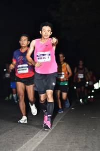 BIB: 413, 40694
                            <button type="button" onclick="openModal(7293239)" class="btn btn-primary btn-sm float-right btn-popup" data-toggle="modal" data-target=".modal-high-quality">
                        <i class="fas fa-shopping-cart"></i> Add to Cart
                    </button>
                                            <button type="button" onclick="isThisMe(7293239, true)" class="btn btn-success btn-sm float-right btn-popup btn-isme hidden" data-toggle="tooltip" data-placement="bottom" title="นี่คือรูปของคุณใช่ไหม คลิกที่นี่เพื่อเอาเข้าอัลบั้ม">
                        <i class="fas fa-plus"></i> Add to album
                    </button>
                    <button type="button" onclick="isThisMe(7293239, false)" class="btn btn-warning btn-sm float-right btn-popup btn-isnotme hidden">
                        <i class="fas fa-ban"></i> Remove from album
                    </button>