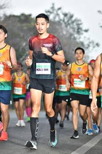 BIB: 1488
                            <button type="button" onclick="openModal(8339261)" class="btn btn-primary btn-sm float-right btn-popup" data-toggle="modal" data-target=".modal-high-quality">
                        <i class="fas fa-shopping-cart"></i> Add to Cart
                    </button>
                                            <button type="button" onclick="isThisMe(8339261, true)" class="btn btn-success btn-sm float-right btn-popup btn-isme hidden" data-toggle="tooltip" data-placement="bottom" title="นี่คือรูปของคุณใช่ไหม คลิกที่นี่เพื่อเอาเข้าอัลบั้ม">
                        <i class="fas fa-plus"></i> Add to album
                    </button>
                    <button type="button" onclick="isThisMe(8339261, false)" class="btn btn-warning btn-sm float-right btn-popup btn-isnotme hidden">
                        <i class="fas fa-ban"></i> Remove from album
                    </button>