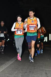 BIB: 4192, 091
                            <button type="button" onclick="openModal(7682559)" class="btn btn-primary btn-sm float-right btn-popup" data-toggle="modal" data-target=".modal-high-quality">
                        <i class="fas fa-shopping-cart"></i> Add to Cart
                    </button>
                                            <button type="button" onclick="isThisMe(7682559, true)" class="btn btn-success btn-sm float-right btn-popup btn-isme hidden" data-toggle="tooltip" data-placement="bottom" title="นี่คือรูปของคุณใช่ไหม คลิกที่นี่เพื่อเอาเข้าอัลบั้ม">
                        <i class="fas fa-plus"></i> Add to album
                    </button>
                    <button type="button" onclick="isThisMe(7682559, false)" class="btn btn-warning btn-sm float-right btn-popup btn-isnotme hidden">
                        <i class="fas fa-ban"></i> Remove from album
                    </button>