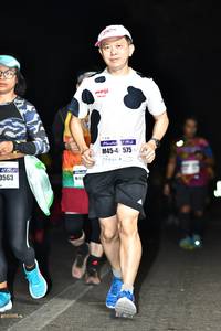 BIB: 575, 563
                            <button type="button" onclick="openModal(7836933)" class="btn btn-primary btn-sm float-right btn-popup" data-toggle="modal" data-target=".modal-high-quality">
                        <i class="fas fa-shopping-cart"></i> Add to Cart
                    </button>
                                            <button type="button" onclick="isThisMe(7836933, true)" class="btn btn-success btn-sm float-right btn-popup btn-isme hidden" data-toggle="tooltip" data-placement="bottom" title="นี่คือรูปของคุณใช่ไหม คลิกที่นี่เพื่อเอาเข้าอัลบั้ม">
                        <i class="fas fa-plus"></i> Add to album
                    </button>
                    <button type="button" onclick="isThisMe(7836933, false)" class="btn btn-warning btn-sm float-right btn-popup btn-isnotme hidden">
                        <i class="fas fa-ban"></i> Remove from album
                    </button>