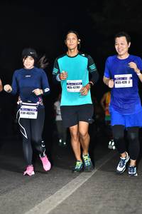 BIB: 428, 40299, 
                            <button type="button" onclick="openModal(7512644)" class="btn btn-primary btn-sm float-right btn-popup" data-toggle="modal" data-target=".modal-high-quality">
                        <i class="fas fa-shopping-cart"></i> Add to Cart
                    </button>
                                            <button type="button" onclick="isThisMe(7512644, true)" class="btn btn-success btn-sm float-right btn-popup btn-isme hidden" data-toggle="tooltip" data-placement="bottom" title="นี่คือรูปของคุณใช่ไหม คลิกที่นี่เพื่อเอาเข้าอัลบั้ม">
                        <i class="fas fa-plus"></i> Add to album
                    </button>
                    <button type="button" onclick="isThisMe(7512644, false)" class="btn btn-warning btn-sm float-right btn-popup btn-isnotme hidden">
                        <i class="fas fa-ban"></i> Remove from album
                    </button>