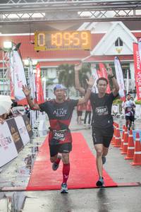 BIB: 0959, 2657, 2403
                            <button type="button" onclick="openModal(6087933)" class="btn btn-primary btn-sm float-right btn-popup" data-toggle="modal" data-target=".modal-high-quality">
                        <i class="fas fa-shopping-cart"></i> Add to Cart
                    </button>
                                            <button type="button" onclick="isThisMe(6087933, true)" class="btn btn-success btn-sm float-right btn-popup btn-isme hidden" data-toggle="tooltip" data-placement="bottom" title="นี่คือรูปของคุณใช่ไหม คลิกที่นี่เพื่อเอาเข้าอัลบั้ม">
                        <i class="fas fa-plus"></i> Add to album
                    </button>
                    <button type="button" onclick="isThisMe(6087933, false)" class="btn btn-warning btn-sm float-right btn-popup btn-isnotme hidden">
                        <i class="fas fa-ban"></i> Remove from album
                    </button>