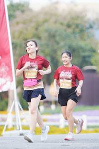 BIB: 
                            <button type="button" onclick="openModal(27889914)" class="btn btn-primary btn-sm float-right btn-popup" data-toggle="modal" data-target=".modal-high-quality">
                        <i class="fas fa-shopping-cart"></i> Add to Cart
                    </button>
                                            <button type="button" onclick="isThisMe(27889914, true)" class="btn btn-success btn-sm float-right btn-popup btn-isme hidden" data-toggle="tooltip" data-placement="bottom" title="นี่คือรูปของคุณใช่ไหม คลิกที่นี่เพื่อเอาเข้าอัลบั้ม">
                        <i class="fas fa-plus"></i> Add to album
                    </button>
                    <button type="button" onclick="isThisMe(27889914, false)" class="btn btn-warning btn-sm float-right btn-popup btn-isnotme hidden">
                        <i class="fas fa-ban"></i> Remove from album
                    </button>