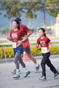 BIB: 
                            <button type="button" onclick="openModal(27892937)" class="btn btn-primary btn-sm float-right btn-popup" data-toggle="modal" data-target=".modal-high-quality">
                        <i class="fas fa-shopping-cart"></i> Add to Cart
                    </button>
                                            <button type="button" onclick="isThisMe(27892937, true)" class="btn btn-success btn-sm float-right btn-popup btn-isme hidden" data-toggle="tooltip" data-placement="bottom" title="นี่คือรูปของคุณใช่ไหม คลิกที่นี่เพื่อเอาเข้าอัลบั้ม">
                        <i class="fas fa-plus"></i> Add to album
                    </button>
                    <button type="button" onclick="isThisMe(27892937, false)" class="btn btn-warning btn-sm float-right btn-popup btn-isnotme hidden">
                        <i class="fas fa-ban"></i> Remove from album
                    </button>