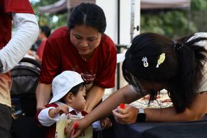 BIB: 
                            <button type="button" onclick="openModal(27915431)" class="btn btn-primary btn-sm float-right btn-popup" data-toggle="modal" data-target=".modal-high-quality">
                        <i class="fas fa-shopping-cart"></i> Add to Cart
                    </button>
                                            <button type="button" onclick="isThisMe(27915431, true)" class="btn btn-success btn-sm float-right btn-popup btn-isme hidden" data-toggle="tooltip" data-placement="bottom" title="นี่คือรูปของคุณใช่ไหม คลิกที่นี่เพื่อเอาเข้าอัลบั้ม">
                        <i class="fas fa-plus"></i> Add to album
                    </button>
                    <button type="button" onclick="isThisMe(27915431, false)" class="btn btn-warning btn-sm float-right btn-popup btn-isnotme hidden">
                        <i class="fas fa-ban"></i> Remove from album
                    </button>