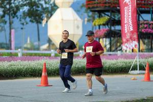 BIB: 
                            <button type="button" onclick="openModal(27909860)" class="btn btn-primary btn-sm float-right btn-popup" data-toggle="modal" data-target=".modal-high-quality">
                        <i class="fas fa-shopping-cart"></i> Add to Cart
                    </button>
                                            <button type="button" onclick="isThisMe(27909860, true)" class="btn btn-success btn-sm float-right btn-popup btn-isme hidden" data-toggle="tooltip" data-placement="bottom" title="นี่คือรูปของคุณใช่ไหม คลิกที่นี่เพื่อเอาเข้าอัลบั้ม">
                        <i class="fas fa-plus"></i> Add to album
                    </button>
                    <button type="button" onclick="isThisMe(27909860, false)" class="btn btn-warning btn-sm float-right btn-popup btn-isnotme hidden">
                        <i class="fas fa-ban"></i> Remove from album
                    </button>