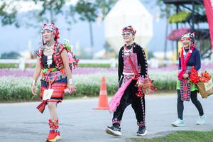 BIB: 
                            <button type="button" onclick="openModal(27910401)" class="btn btn-primary btn-sm float-right btn-popup" data-toggle="modal" data-target=".modal-high-quality">
                        <i class="fas fa-shopping-cart"></i> Add to Cart
                    </button>
                                            <button type="button" onclick="isThisMe(27910401, true)" class="btn btn-success btn-sm float-right btn-popup btn-isme hidden" data-toggle="tooltip" data-placement="bottom" title="นี่คือรูปของคุณใช่ไหม คลิกที่นี่เพื่อเอาเข้าอัลบั้ม">
                        <i class="fas fa-plus"></i> Add to album
                    </button>
                    <button type="button" onclick="isThisMe(27910401, false)" class="btn btn-warning btn-sm float-right btn-popup btn-isnotme hidden">
                        <i class="fas fa-ban"></i> Remove from album
                    </button>