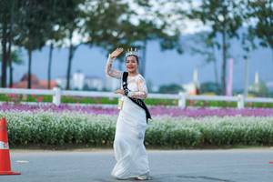 BIB: 
                            <button type="button" onclick="openModal(27910099)" class="btn btn-primary btn-sm float-right btn-popup" data-toggle="modal" data-target=".modal-high-quality">
                        <i class="fas fa-shopping-cart"></i> Add to Cart
                    </button>
                                            <button type="button" onclick="isThisMe(27910099, true)" class="btn btn-success btn-sm float-right btn-popup btn-isme hidden" data-toggle="tooltip" data-placement="bottom" title="นี่คือรูปของคุณใช่ไหม คลิกที่นี่เพื่อเอาเข้าอัลบั้ม">
                        <i class="fas fa-plus"></i> Add to album
                    </button>
                    <button type="button" onclick="isThisMe(27910099, false)" class="btn btn-warning btn-sm float-right btn-popup btn-isnotme hidden">
                        <i class="fas fa-ban"></i> Remove from album
                    </button>