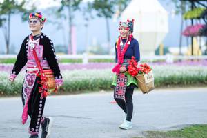 BIB: 
                            <button type="button" onclick="openModal(27910403)" class="btn btn-primary btn-sm float-right btn-popup" data-toggle="modal" data-target=".modal-high-quality">
                        <i class="fas fa-shopping-cart"></i> Add to Cart
                    </button>
                                            <button type="button" onclick="isThisMe(27910403, true)" class="btn btn-success btn-sm float-right btn-popup btn-isme hidden" data-toggle="tooltip" data-placement="bottom" title="นี่คือรูปของคุณใช่ไหม คลิกที่นี่เพื่อเอาเข้าอัลบั้ม">
                        <i class="fas fa-plus"></i> Add to album
                    </button>
                    <button type="button" onclick="isThisMe(27910403, false)" class="btn btn-warning btn-sm float-right btn-popup btn-isnotme hidden">
                        <i class="fas fa-ban"></i> Remove from album
                    </button>