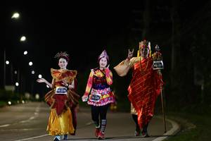 BIB: 
                            <button type="button" onclick="openModal(27843513)" class="btn btn-primary btn-sm float-right btn-popup" data-toggle="modal" data-target=".modal-high-quality">
                        <i class="fas fa-shopping-cart"></i> Add to Cart
                    </button>
                                            <button type="button" onclick="isThisMe(27843513, true)" class="btn btn-success btn-sm float-right btn-popup btn-isme hidden" data-toggle="tooltip" data-placement="bottom" title="นี่คือรูปของคุณใช่ไหม คลิกที่นี่เพื่อเอาเข้าอัลบั้ม">
                        <i class="fas fa-plus"></i> Add to album
                    </button>
                    <button type="button" onclick="isThisMe(27843513, false)" class="btn btn-warning btn-sm float-right btn-popup btn-isnotme hidden">
                        <i class="fas fa-ban"></i> Remove from album
                    </button>