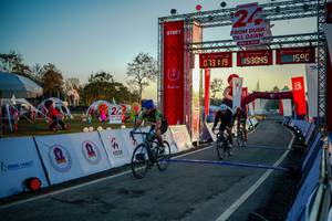 BIB: 
                            <button type="button" onclick="openModal(26154777)" class="btn btn-primary btn-sm float-right btn-popup" data-toggle="modal" data-target=".modal-high-quality">
                        <i class="fas fa-shopping-cart"></i> Add to Cart
                    </button>
                                            <button type="button" onclick="isThisMe(26154777, true)" class="btn btn-success btn-sm float-right btn-popup btn-isme hidden" data-toggle="tooltip" data-placement="bottom" title="นี่คือรูปของคุณใช่ไหม คลิกที่นี่เพื่อเอาเข้าอัลบั้ม">
                        <i class="fas fa-plus"></i> Add to album
                    </button>
                    <button type="button" onclick="isThisMe(26154777, false)" class="btn btn-warning btn-sm float-right btn-popup btn-isnotme hidden">
                        <i class="fas fa-ban"></i> Remove from album
                    </button>