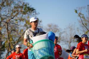 BIB: 
                            <button type="button" onclick="openModal(26187879)" class="btn btn-primary btn-sm float-right btn-popup" data-toggle="modal" data-target=".modal-high-quality">
                        <i class="fas fa-shopping-cart"></i> Add to Cart
                    </button>
                                            <button type="button" onclick="isThisMe(26187879, true)" class="btn btn-success btn-sm float-right btn-popup btn-isme hidden" data-toggle="tooltip" data-placement="bottom" title="นี่คือรูปของคุณใช่ไหม คลิกที่นี่เพื่อเอาเข้าอัลบั้ม">
                        <i class="fas fa-plus"></i> Add to album
                    </button>
                    <button type="button" onclick="isThisMe(26187879, false)" class="btn btn-warning btn-sm float-right btn-popup btn-isnotme hidden">
                        <i class="fas fa-ban"></i> Remove from album
                    </button>