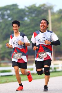 BIB: 3017, 3001
                            <button type="button" onclick="openModal(6362449)" class="btn btn-primary btn-sm float-right btn-popup" data-toggle="modal" data-target=".modal-high-quality">
                        <i class="fas fa-shopping-cart"></i> Add to Cart
                    </button>
                                            <button type="button" onclick="isThisMe(6362449, true)" class="btn btn-success btn-sm float-right btn-popup btn-isme hidden" data-toggle="tooltip" data-placement="bottom" title="นี่คือรูปของคุณใช่ไหม คลิกที่นี่เพื่อเอาเข้าอัลบั้ม">
                        <i class="fas fa-plus"></i> Add to album
                    </button>
                    <button type="button" onclick="isThisMe(6362449, false)" class="btn btn-warning btn-sm float-right btn-popup btn-isnotme hidden">
                        <i class="fas fa-ban"></i> Remove from album
                    </button>