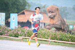 BIB: 2120
                            <button type="button" onclick="openModal(6352991)" class="btn btn-primary btn-sm float-right btn-popup" data-toggle="modal" data-target=".modal-high-quality">
                        <i class="fas fa-shopping-cart"></i> Add to Cart
                    </button>
                                            <button type="button" onclick="isThisMe(6352991, true)" class="btn btn-success btn-sm float-right btn-popup btn-isme hidden" data-toggle="tooltip" data-placement="bottom" title="นี่คือรูปของคุณใช่ไหม คลิกที่นี่เพื่อเอาเข้าอัลบั้ม">
                        <i class="fas fa-plus"></i> Add to album
                    </button>
                    <button type="button" onclick="isThisMe(6352991, false)" class="btn btn-warning btn-sm float-right btn-popup btn-isnotme hidden">
                        <i class="fas fa-ban"></i> Remove from album
                    </button>