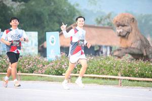 BIB: 2744, 3140
                            <button type="button" onclick="openModal(6353132)" class="btn btn-primary btn-sm float-right btn-popup" data-toggle="modal" data-target=".modal-high-quality">
                        <i class="fas fa-shopping-cart"></i> Add to Cart
                    </button>
                                            <button type="button" onclick="isThisMe(6353132, true)" class="btn btn-success btn-sm float-right btn-popup btn-isme hidden" data-toggle="tooltip" data-placement="bottom" title="นี่คือรูปของคุณใช่ไหม คลิกที่นี่เพื่อเอาเข้าอัลบั้ม">
                        <i class="fas fa-plus"></i> Add to album
                    </button>
                    <button type="button" onclick="isThisMe(6353132, false)" class="btn btn-warning btn-sm float-right btn-popup btn-isnotme hidden">
                        <i class="fas fa-ban"></i> Remove from album
                    </button>