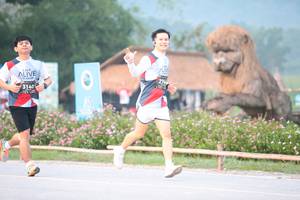 BIB: 274, 3140
                            <button type="button" onclick="openModal(6353134)" class="btn btn-primary btn-sm float-right btn-popup" data-toggle="modal" data-target=".modal-high-quality">
                        <i class="fas fa-shopping-cart"></i> Add to Cart
                    </button>
                                            <button type="button" onclick="isThisMe(6353134, true)" class="btn btn-success btn-sm float-right btn-popup btn-isme hidden" data-toggle="tooltip" data-placement="bottom" title="นี่คือรูปของคุณใช่ไหม คลิกที่นี่เพื่อเอาเข้าอัลบั้ม">
                        <i class="fas fa-plus"></i> Add to album
                    </button>
                    <button type="button" onclick="isThisMe(6353134, false)" class="btn btn-warning btn-sm float-right btn-popup btn-isnotme hidden">
                        <i class="fas fa-ban"></i> Remove from album
                    </button>