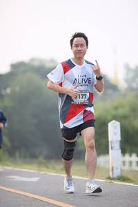 BIB: 177
                            <button type="button" onclick="openModal(6351870)" class="btn btn-primary btn-sm float-right btn-popup" data-toggle="modal" data-target=".modal-high-quality">
                        <i class="fas fa-shopping-cart"></i> Add to Cart
                    </button>
                                            <button type="button" onclick="isThisMe(6351870, true)" class="btn btn-success btn-sm float-right btn-popup btn-isme hidden" data-toggle="tooltip" data-placement="bottom" title="นี่คือรูปของคุณใช่ไหม คลิกที่นี่เพื่อเอาเข้าอัลบั้ม">
                        <i class="fas fa-plus"></i> Add to album
                    </button>
                    <button type="button" onclick="isThisMe(6351870, false)" class="btn btn-warning btn-sm float-right btn-popup btn-isnotme hidden">
                        <i class="fas fa-ban"></i> Remove from album
                    </button>