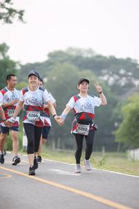 BIB: 717, 6264, 6292
                            <button type="button" onclick="openModal(6352247)" class="btn btn-primary btn-sm float-right btn-popup" data-toggle="modal" data-target=".modal-high-quality">
                        <i class="fas fa-shopping-cart"></i> Add to Cart
                    </button>
                                            <button type="button" onclick="isThisMe(6352247, true)" class="btn btn-success btn-sm float-right btn-popup btn-isme hidden" data-toggle="tooltip" data-placement="bottom" title="นี่คือรูปของคุณใช่ไหม คลิกที่นี่เพื่อเอาเข้าอัลบั้ม">
                        <i class="fas fa-plus"></i> Add to album
                    </button>
                    <button type="button" onclick="isThisMe(6352247, false)" class="btn btn-warning btn-sm float-right btn-popup btn-isnotme hidden">
                        <i class="fas fa-ban"></i> Remove from album
                    </button>