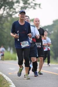 BIB: 125, 259, 0392
                            <button type="button" onclick="openModal(6352359)" class="btn btn-primary btn-sm float-right btn-popup" data-toggle="modal" data-target=".modal-high-quality">
                        <i class="fas fa-shopping-cart"></i> Add to Cart
                    </button>
                                            <button type="button" onclick="isThisMe(6352359, true)" class="btn btn-success btn-sm float-right btn-popup btn-isme hidden" data-toggle="tooltip" data-placement="bottom" title="นี่คือรูปของคุณใช่ไหม คลิกที่นี่เพื่อเอาเข้าอัลบั้ม">
                        <i class="fas fa-plus"></i> Add to album
                    </button>
                    <button type="button" onclick="isThisMe(6352359, false)" class="btn btn-warning btn-sm float-right btn-popup btn-isnotme hidden">
                        <i class="fas fa-ban"></i> Remove from album
                    </button>