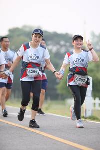 BIB: 6264, 6292
                            <button type="button" onclick="openModal(6352252)" class="btn btn-primary btn-sm float-right btn-popup" data-toggle="modal" data-target=".modal-high-quality">
                        <i class="fas fa-shopping-cart"></i> Add to Cart
                    </button>
                                            <button type="button" onclick="isThisMe(6352252, true)" class="btn btn-success btn-sm float-right btn-popup btn-isme hidden" data-toggle="tooltip" data-placement="bottom" title="นี่คือรูปของคุณใช่ไหม คลิกที่นี่เพื่อเอาเข้าอัลบั้ม">
                        <i class="fas fa-plus"></i> Add to album
                    </button>
                    <button type="button" onclick="isThisMe(6352252, false)" class="btn btn-warning btn-sm float-right btn-popup btn-isnotme hidden">
                        <i class="fas fa-ban"></i> Remove from album
                    </button>