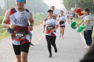 BIB: 3043, 2704
                            <button type="button" onclick="openModal(6347813)" class="btn btn-primary btn-sm float-right btn-popup" data-toggle="modal" data-target=".modal-high-quality">
                        <i class="fas fa-shopping-cart"></i> Add to Cart
                    </button>
                                            <button type="button" onclick="isThisMe(6347813, true)" class="btn btn-success btn-sm float-right btn-popup btn-isme hidden" data-toggle="tooltip" data-placement="bottom" title="นี่คือรูปของคุณใช่ไหม คลิกที่นี่เพื่อเอาเข้าอัลบั้ม">
                        <i class="fas fa-plus"></i> Add to album
                    </button>
                    <button type="button" onclick="isThisMe(6347813, false)" class="btn btn-warning btn-sm float-right btn-popup btn-isnotme hidden">
                        <i class="fas fa-ban"></i> Remove from album
                    </button>