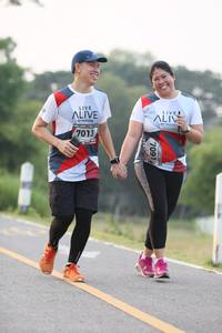 BIB: 7013, 709
                            <button type="button" onclick="openModal(6346710)" class="btn btn-primary btn-sm float-right btn-popup" data-toggle="modal" data-target=".modal-high-quality">
                        <i class="fas fa-shopping-cart"></i> Add to Cart
                    </button>
                                            <button type="button" onclick="isThisMe(6346710, true)" class="btn btn-success btn-sm float-right btn-popup btn-isme hidden" data-toggle="tooltip" data-placement="bottom" title="นี่คือรูปของคุณใช่ไหม คลิกที่นี่เพื่อเอาเข้าอัลบั้ม">
                        <i class="fas fa-plus"></i> Add to album
                    </button>
                    <button type="button" onclick="isThisMe(6346710, false)" class="btn btn-warning btn-sm float-right btn-popup btn-isnotme hidden">
                        <i class="fas fa-ban"></i> Remove from album
                    </button>