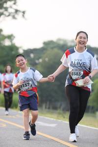 BIB: 6583, 7157
                            <button type="button" onclick="openModal(6347125)" class="btn btn-primary btn-sm float-right btn-popup" data-toggle="modal" data-target=".modal-high-quality">
                        <i class="fas fa-shopping-cart"></i> Add to Cart
                    </button>
                                            <button type="button" onclick="isThisMe(6347125, true)" class="btn btn-success btn-sm float-right btn-popup btn-isme hidden" data-toggle="tooltip" data-placement="bottom" title="นี่คือรูปของคุณใช่ไหม คลิกที่นี่เพื่อเอาเข้าอัลบั้ม">
                        <i class="fas fa-plus"></i> Add to album
                    </button>
                    <button type="button" onclick="isThisMe(6347125, false)" class="btn btn-warning btn-sm float-right btn-popup btn-isnotme hidden">
                        <i class="fas fa-ban"></i> Remove from album
                    </button>