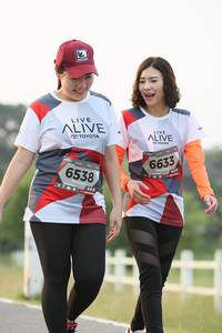 BIB: 6633, 6538
                            <button type="button" onclick="openModal(6347140)" class="btn btn-primary btn-sm float-right btn-popup" data-toggle="modal" data-target=".modal-high-quality">
                        <i class="fas fa-shopping-cart"></i> Add to Cart
                    </button>
                                            <button type="button" onclick="isThisMe(6347140, true)" class="btn btn-success btn-sm float-right btn-popup btn-isme hidden" data-toggle="tooltip" data-placement="bottom" title="นี่คือรูปของคุณใช่ไหม คลิกที่นี่เพื่อเอาเข้าอัลบั้ม">
                        <i class="fas fa-plus"></i> Add to album
                    </button>
                    <button type="button" onclick="isThisMe(6347140, false)" class="btn btn-warning btn-sm float-right btn-popup btn-isnotme hidden">
                        <i class="fas fa-ban"></i> Remove from album
                    </button>