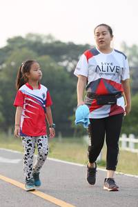 BIB: 
                            <button type="button" onclick="openModal(6347668)" class="btn btn-primary btn-sm float-right btn-popup" data-toggle="modal" data-target=".modal-high-quality">
                        <i class="fas fa-shopping-cart"></i> Add to Cart
                    </button>
                                            <button type="button" onclick="isThisMe(6347668, true)" class="btn btn-success btn-sm float-right btn-popup btn-isme hidden" data-toggle="tooltip" data-placement="bottom" title="นี่คือรูปของคุณใช่ไหม คลิกที่นี่เพื่อเอาเข้าอัลบั้ม">
                        <i class="fas fa-plus"></i> Add to album
                    </button>
                    <button type="button" onclick="isThisMe(6347668, false)" class="btn btn-warning btn-sm float-right btn-popup btn-isnotme hidden">
                        <i class="fas fa-ban"></i> Remove from album
                    </button>