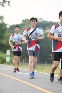 BIB: 7025, 701
                            <button type="button" onclick="openModal(6346891)" class="btn btn-primary btn-sm float-right btn-popup" data-toggle="modal" data-target=".modal-high-quality">
                        <i class="fas fa-shopping-cart"></i> Add to Cart
                    </button>
                                            <button type="button" onclick="isThisMe(6346891, true)" class="btn btn-success btn-sm float-right btn-popup btn-isme hidden" data-toggle="tooltip" data-placement="bottom" title="นี่คือรูปของคุณใช่ไหม คลิกที่นี่เพื่อเอาเข้าอัลบั้ม">
                        <i class="fas fa-plus"></i> Add to album
                    </button>
                    <button type="button" onclick="isThisMe(6346891, false)" class="btn btn-warning btn-sm float-right btn-popup btn-isnotme hidden">
                        <i class="fas fa-ban"></i> Remove from album
                    </button>