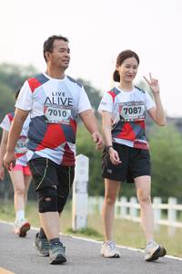 BIB: 7010, 7087
                            <button type="button" onclick="openModal(6347065)" class="btn btn-primary btn-sm float-right btn-popup" data-toggle="modal" data-target=".modal-high-quality">
                        <i class="fas fa-shopping-cart"></i> Add to Cart
                    </button>
                                            <button type="button" onclick="isThisMe(6347065, true)" class="btn btn-success btn-sm float-right btn-popup btn-isme hidden" data-toggle="tooltip" data-placement="bottom" title="นี่คือรูปของคุณใช่ไหม คลิกที่นี่เพื่อเอาเข้าอัลบั้ม">
                        <i class="fas fa-plus"></i> Add to album
                    </button>
                    <button type="button" onclick="isThisMe(6347065, false)" class="btn btn-warning btn-sm float-right btn-popup btn-isnotme hidden">
                        <i class="fas fa-ban"></i> Remove from album
                    </button>