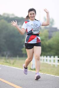 BIB: 6021
                            <button type="button" onclick="openModal(6349778)" class="btn btn-primary btn-sm float-right btn-popup" data-toggle="modal" data-target=".modal-high-quality">
                        <i class="fas fa-shopping-cart"></i> Add to Cart
                    </button>
                                            <button type="button" onclick="isThisMe(6349778, true)" class="btn btn-success btn-sm float-right btn-popup btn-isme hidden" data-toggle="tooltip" data-placement="bottom" title="นี่คือรูปของคุณใช่ไหม คลิกที่นี่เพื่อเอาเข้าอัลบั้ม">
                        <i class="fas fa-plus"></i> Add to album
                    </button>
                    <button type="button" onclick="isThisMe(6349778, false)" class="btn btn-warning btn-sm float-right btn-popup btn-isnotme hidden">
                        <i class="fas fa-ban"></i> Remove from album
                    </button>