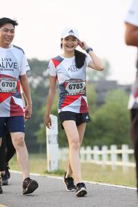 BIB: 6701, 6783
                            <button type="button" onclick="openModal(6350076)" class="btn btn-primary btn-sm float-right btn-popup" data-toggle="modal" data-target=".modal-high-quality">
                        <i class="fas fa-shopping-cart"></i> Add to Cart
                    </button>
                                            <button type="button" onclick="isThisMe(6350076, true)" class="btn btn-success btn-sm float-right btn-popup btn-isme hidden" data-toggle="tooltip" data-placement="bottom" title="นี่คือรูปของคุณใช่ไหม คลิกที่นี่เพื่อเอาเข้าอัลบั้ม">
                        <i class="fas fa-plus"></i> Add to album
                    </button>
                    <button type="button" onclick="isThisMe(6350076, false)" class="btn btn-warning btn-sm float-right btn-popup btn-isnotme hidden">
                        <i class="fas fa-ban"></i> Remove from album
                    </button>