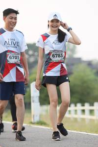 BIB: 6783, 6701
                            <button type="button" onclick="openModal(6350080)" class="btn btn-primary btn-sm float-right btn-popup" data-toggle="modal" data-target=".modal-high-quality">
                        <i class="fas fa-shopping-cart"></i> Add to Cart
                    </button>
                                            <button type="button" onclick="isThisMe(6350080, true)" class="btn btn-success btn-sm float-right btn-popup btn-isme hidden" data-toggle="tooltip" data-placement="bottom" title="นี่คือรูปของคุณใช่ไหม คลิกที่นี่เพื่อเอาเข้าอัลบั้ม">
                        <i class="fas fa-plus"></i> Add to album
                    </button>
                    <button type="button" onclick="isThisMe(6350080, false)" class="btn btn-warning btn-sm float-right btn-popup btn-isnotme hidden">
                        <i class="fas fa-ban"></i> Remove from album
                    </button>