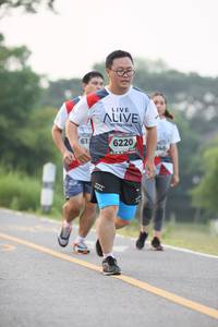 BIB: 6220, 946
                            <button type="button" onclick="openModal(6349529)" class="btn btn-primary btn-sm float-right btn-popup" data-toggle="modal" data-target=".modal-high-quality">
                        <i class="fas fa-shopping-cart"></i> Add to Cart
                    </button>
                                            <button type="button" onclick="isThisMe(6349529, true)" class="btn btn-success btn-sm float-right btn-popup btn-isme hidden" data-toggle="tooltip" data-placement="bottom" title="นี่คือรูปของคุณใช่ไหม คลิกที่นี่เพื่อเอาเข้าอัลบั้ม">
                        <i class="fas fa-plus"></i> Add to album
                    </button>
                    <button type="button" onclick="isThisMe(6349529, false)" class="btn btn-warning btn-sm float-right btn-popup btn-isnotme hidden">
                        <i class="fas fa-ban"></i> Remove from album
                    </button>