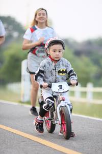 BIB: 696, 
                            <button type="button" onclick="openModal(6348721)" class="btn btn-primary btn-sm float-right btn-popup" data-toggle="modal" data-target=".modal-high-quality">
                        <i class="fas fa-shopping-cart"></i> Add to Cart
                    </button>
                                            <button type="button" onclick="isThisMe(6348721, true)" class="btn btn-success btn-sm float-right btn-popup btn-isme hidden" data-toggle="tooltip" data-placement="bottom" title="นี่คือรูปของคุณใช่ไหม คลิกที่นี่เพื่อเอาเข้าอัลบั้ม">
                        <i class="fas fa-plus"></i> Add to album
                    </button>
                    <button type="button" onclick="isThisMe(6348721, false)" class="btn btn-warning btn-sm float-right btn-popup btn-isnotme hidden">
                        <i class="fas fa-ban"></i> Remove from album
                    </button>