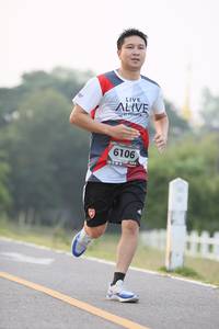 BIB: 6106
                            <button type="button" onclick="openModal(6349403)" class="btn btn-primary btn-sm float-right btn-popup" data-toggle="modal" data-target=".modal-high-quality">
                        <i class="fas fa-shopping-cart"></i> Add to Cart
                    </button>
                                            <button type="button" onclick="isThisMe(6349403, true)" class="btn btn-success btn-sm float-right btn-popup btn-isme hidden" data-toggle="tooltip" data-placement="bottom" title="นี่คือรูปของคุณใช่ไหม คลิกที่นี่เพื่อเอาเข้าอัลบั้ม">
                        <i class="fas fa-plus"></i> Add to album
                    </button>
                    <button type="button" onclick="isThisMe(6349403, false)" class="btn btn-warning btn-sm float-right btn-popup btn-isnotme hidden">
                        <i class="fas fa-ban"></i> Remove from album
                    </button>